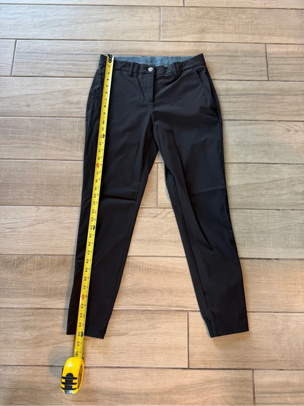 Macade sleek black